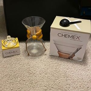 Chemex Coffeemaker with Lid and Filters